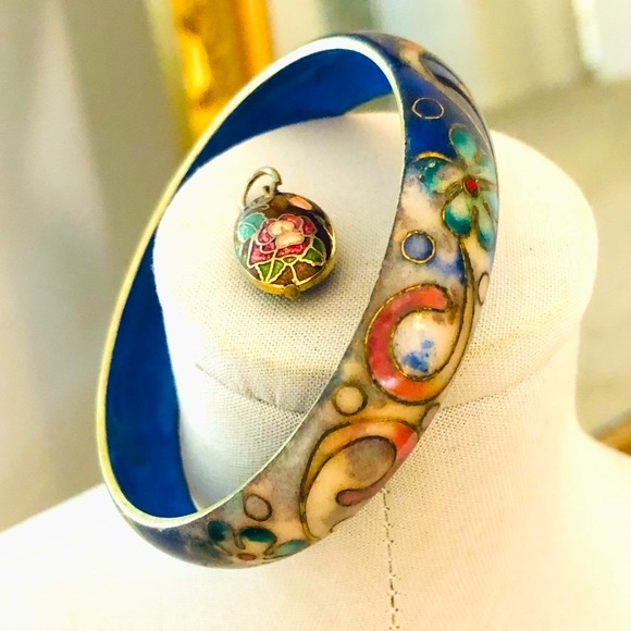 Vintage Unique Bracelet & Tiny Cloisonné Pendant - Picture 6 of 16